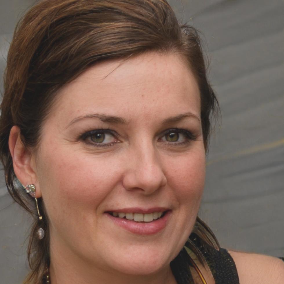 Portrait de Marie Dubois, directrice financière satisfaite de la formation